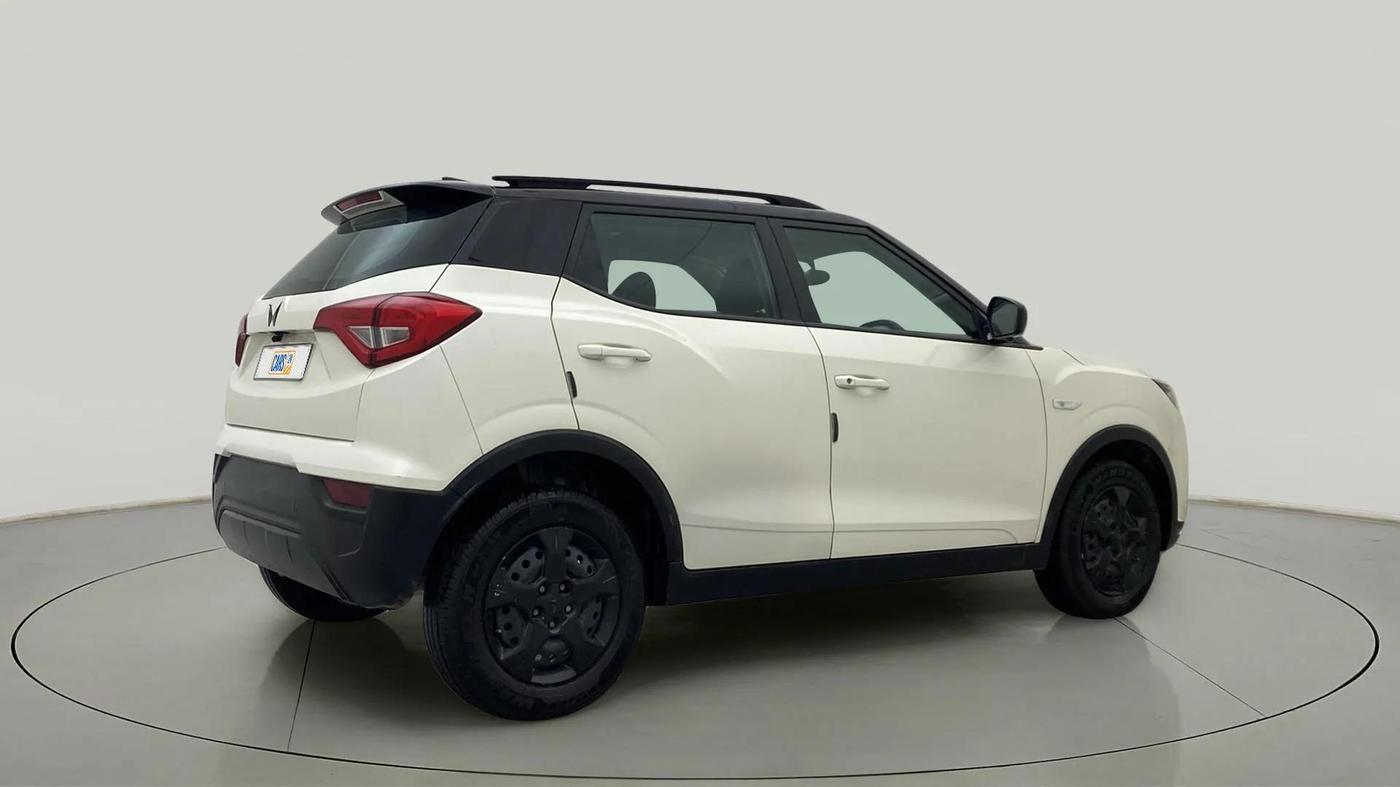 2023 Mahindra XUV300 W6 1.2 PETROL, Petrol, Manual, 18,267 km, Right Back Diagonal