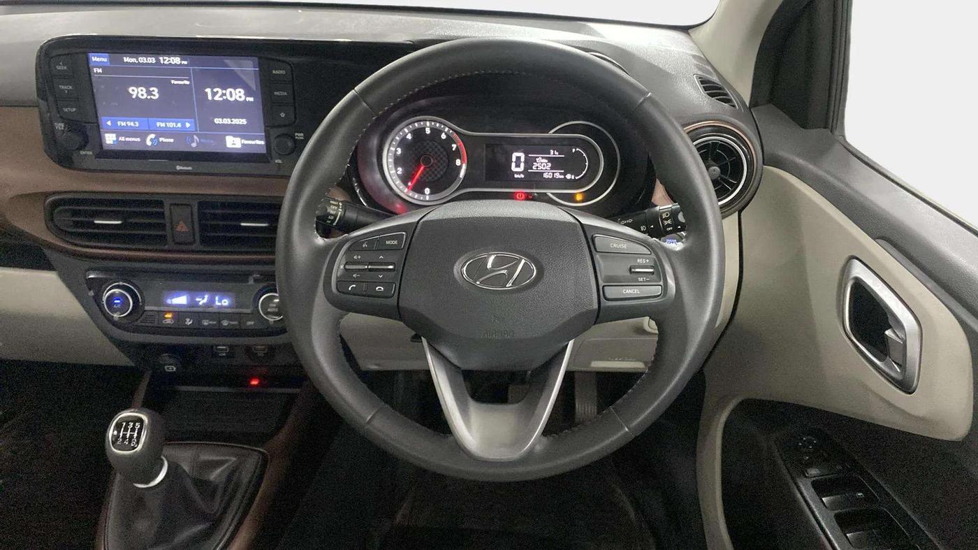 2020 Hyundai AURA SX 1.2 (O), Petrol, Manual, 16,016 km, Steering Wheel Close Up