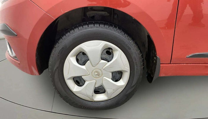 2016 Tata Tiago XZ PETROL, Petrol, Manual, 31,200 km, Left Front Wheel
