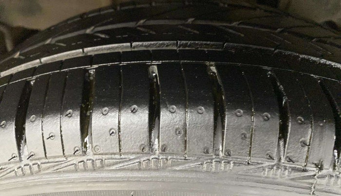 2016 Tata Tiago XZ PETROL, Petrol, Manual, 31,200 km, Right Rear Tyre Tread