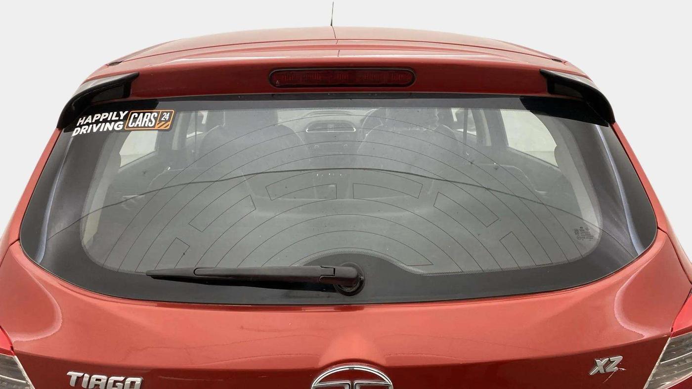 2016 Tata Tiago XZ PETROL, Petrol, Manual, 31,200 km, Rear Windshield