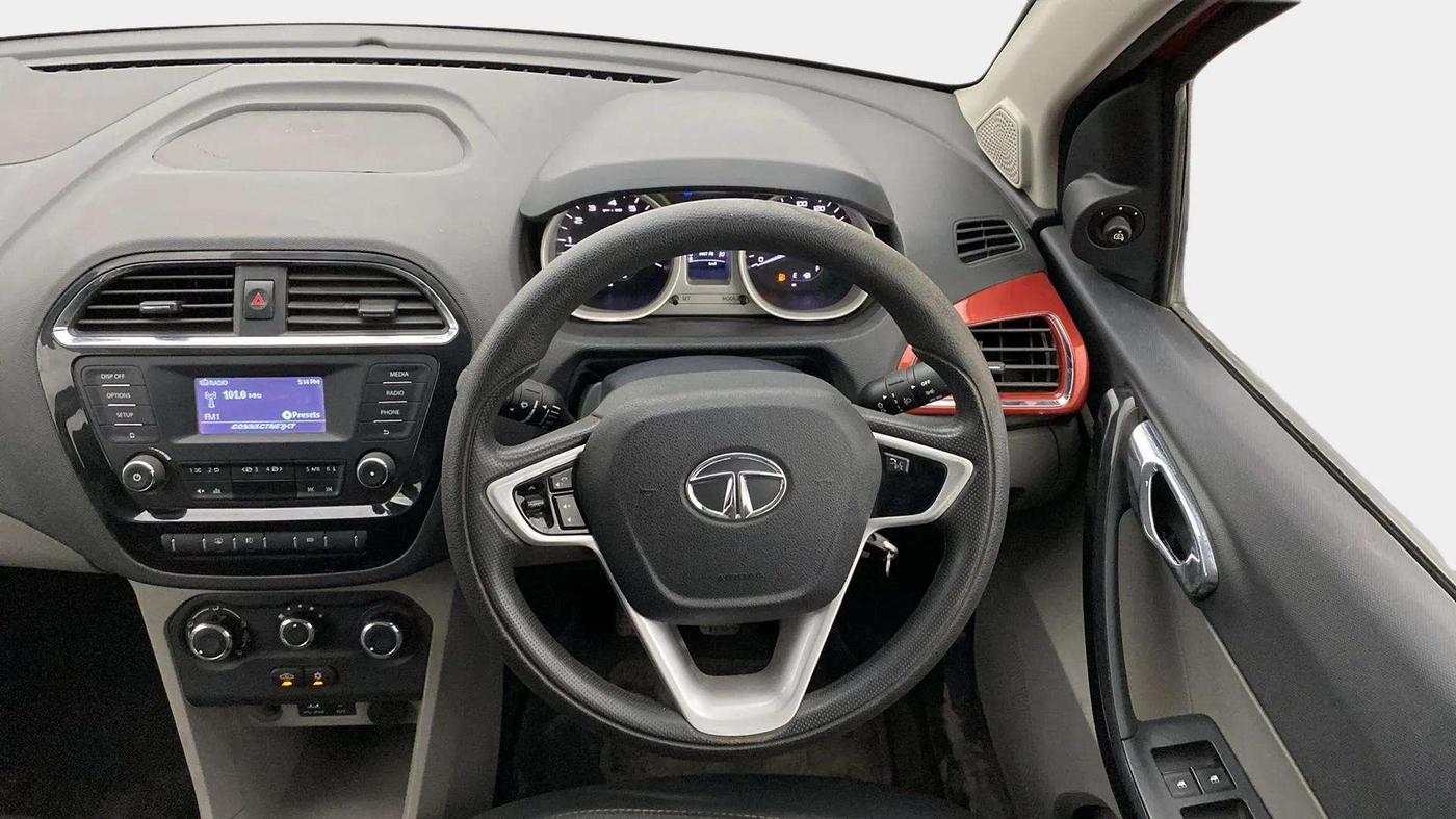 2016 Tata Tiago XZ PETROL, Petrol, Manual, 31,200 km, Steering Wheel Close Up