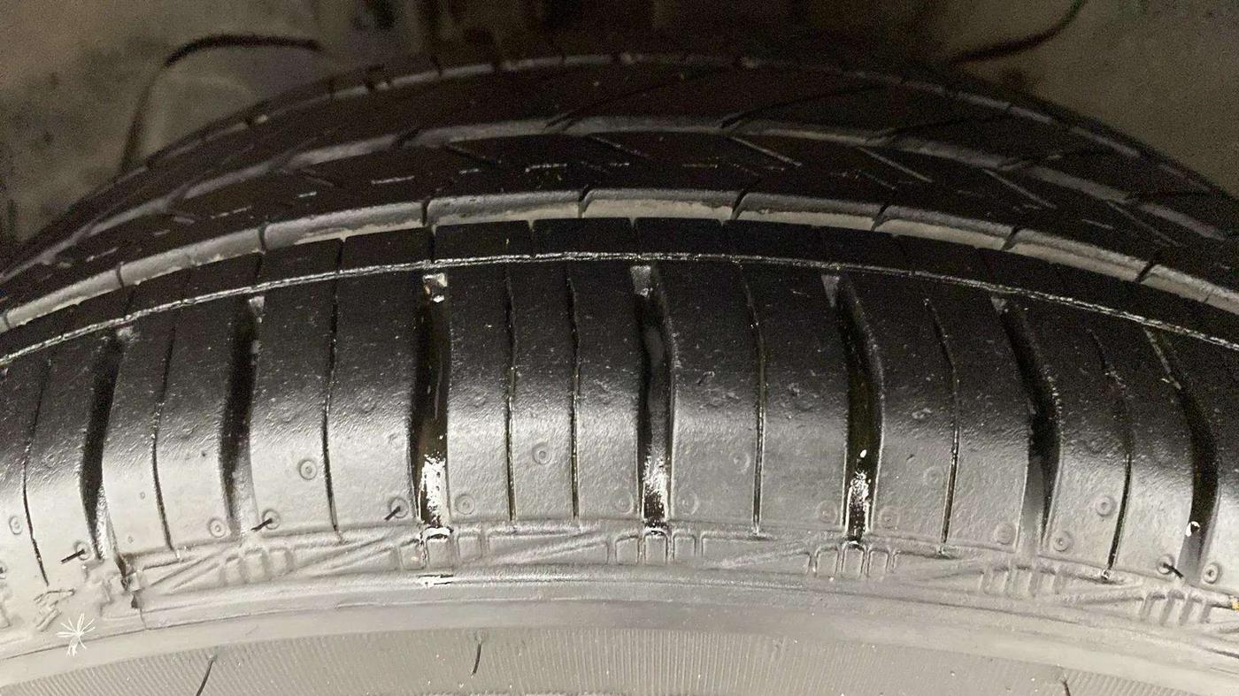 2016 Tata Tiago XZ PETROL, Petrol, Manual, 31,200 km, Left Front Tyre Tread