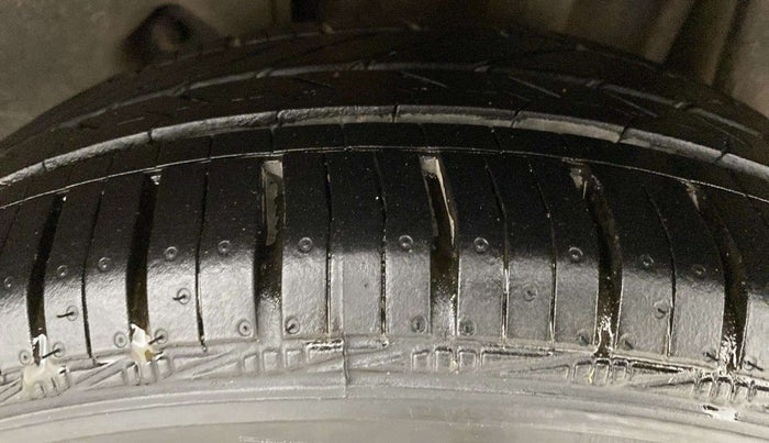 2016 Tata Tiago XZ PETROL, Petrol, Manual, 31,200 km, Left Rear Tyre Tread