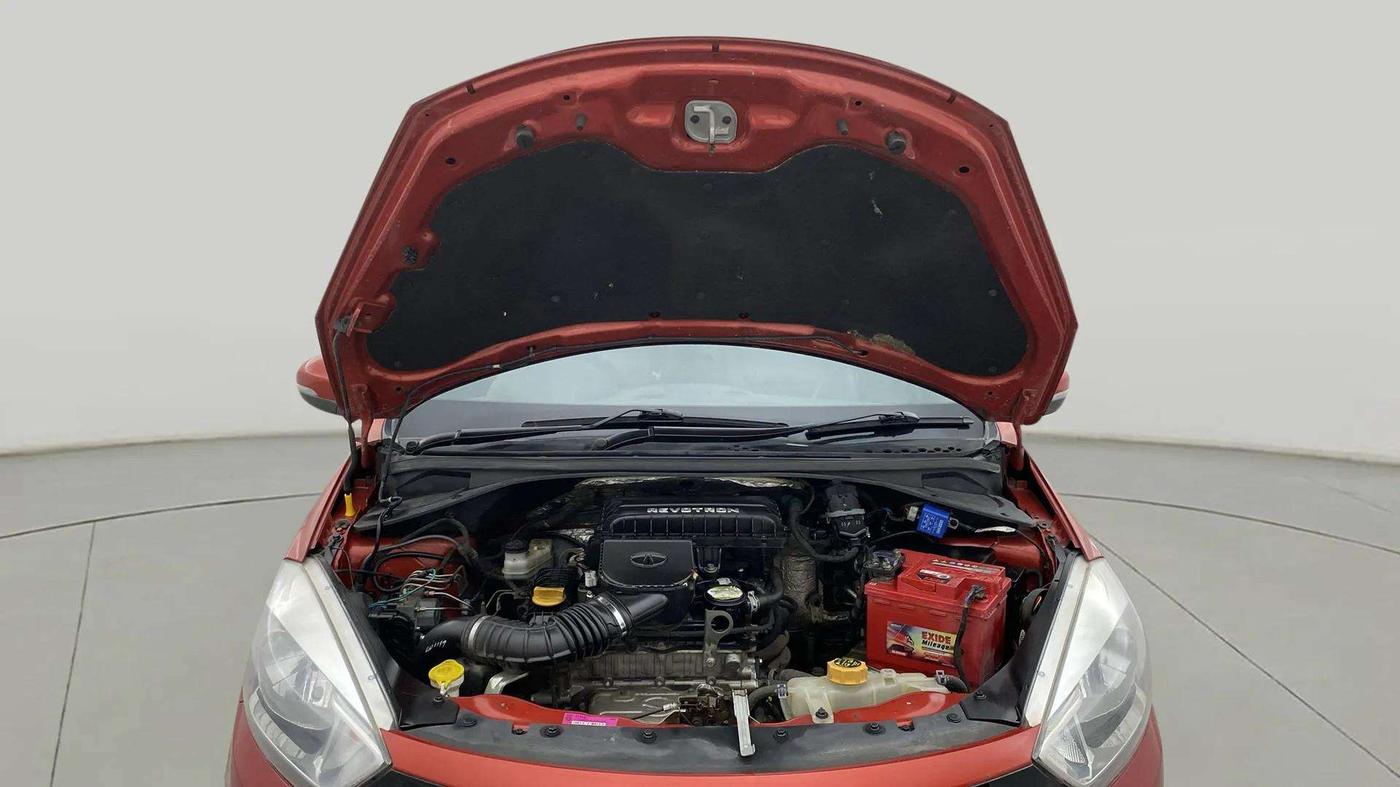 2016 Tata Tiago XZ PETROL, Petrol, Manual, 31,200 km, Open Bonet