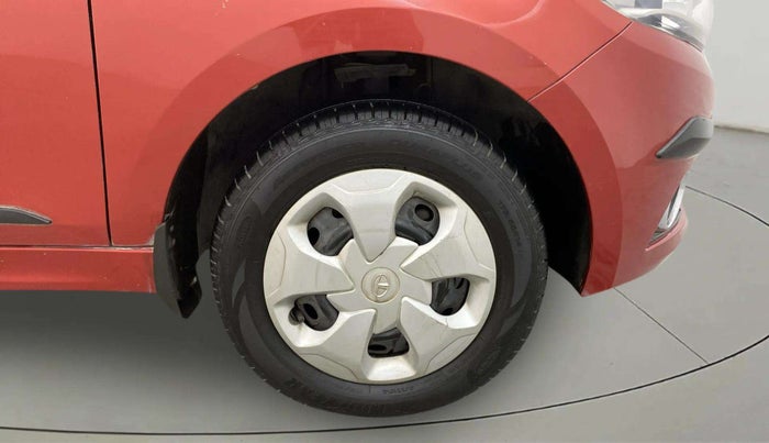 2016 Tata Tiago XZ PETROL, Petrol, Manual, 31,200 km, Right Front Wheel