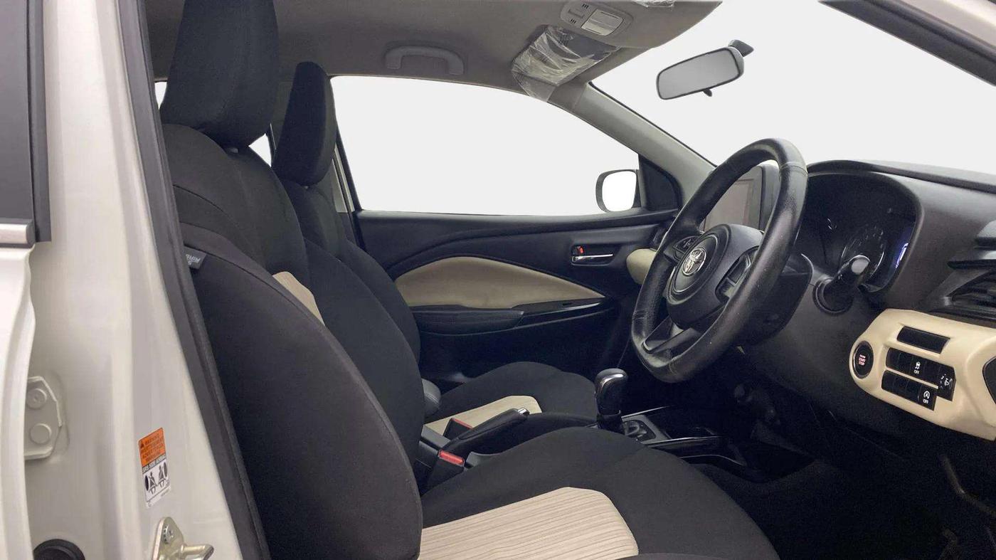2023 Toyota Glanza G AMT, Petrol, Automatic, 37,830 km, Right Side Front Door Cabin