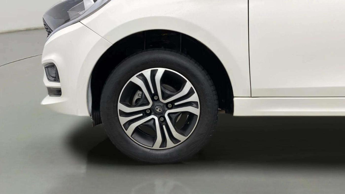 2024 Tata Tiago XTA CNG , CNG, Automatic, 6,485 km, Left Front Wheel
