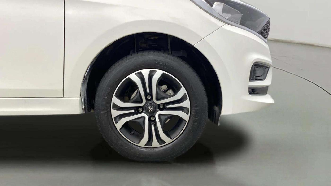 2024 Tata Tiago XTA CNG , CNG, Automatic, 6,485 km, Right Front Wheel