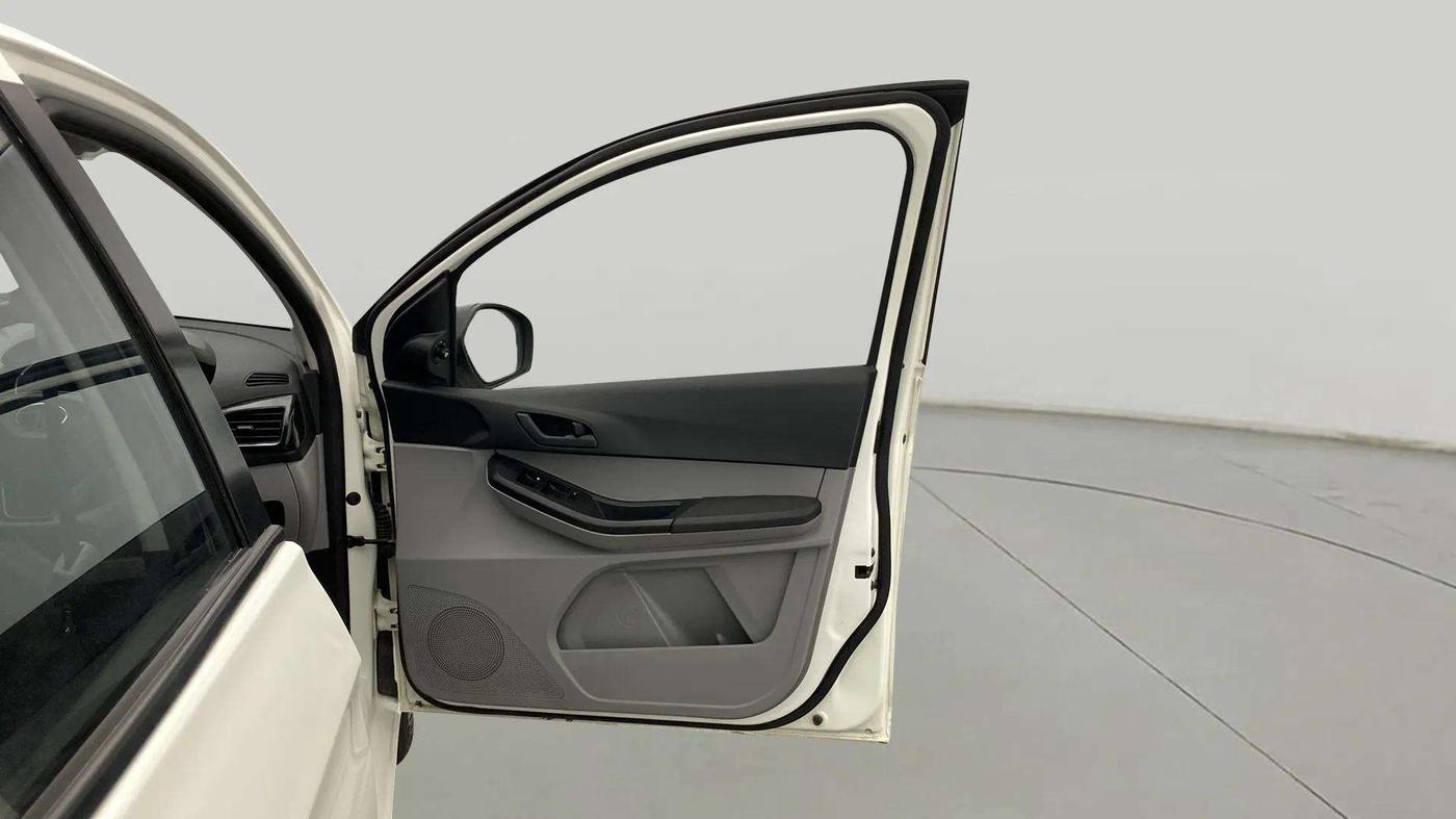 2024 Tata Tiago XTA CNG , CNG, Automatic, 6,485 km, RHS Front Door