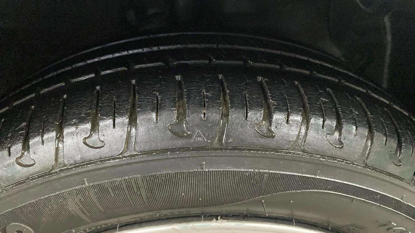 2019 Hyundai Grand i10 MAGNA 1.2 KAPPA VTVT, Petrol, Manual, 36,410 km, Right Front Tyre Tread