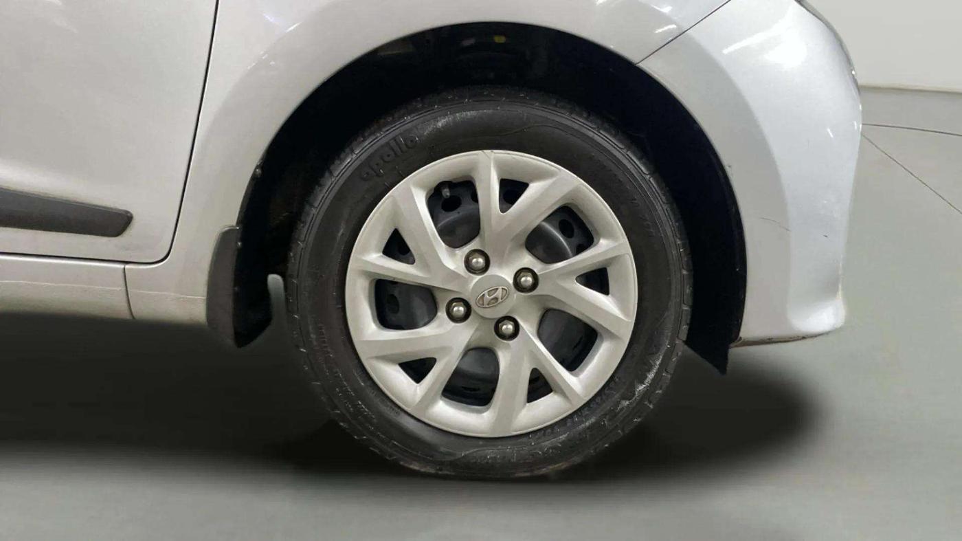 2019 Hyundai Grand i10 MAGNA 1.2 KAPPA VTVT, Petrol, Manual, 36,410 km, Right Front Wheel