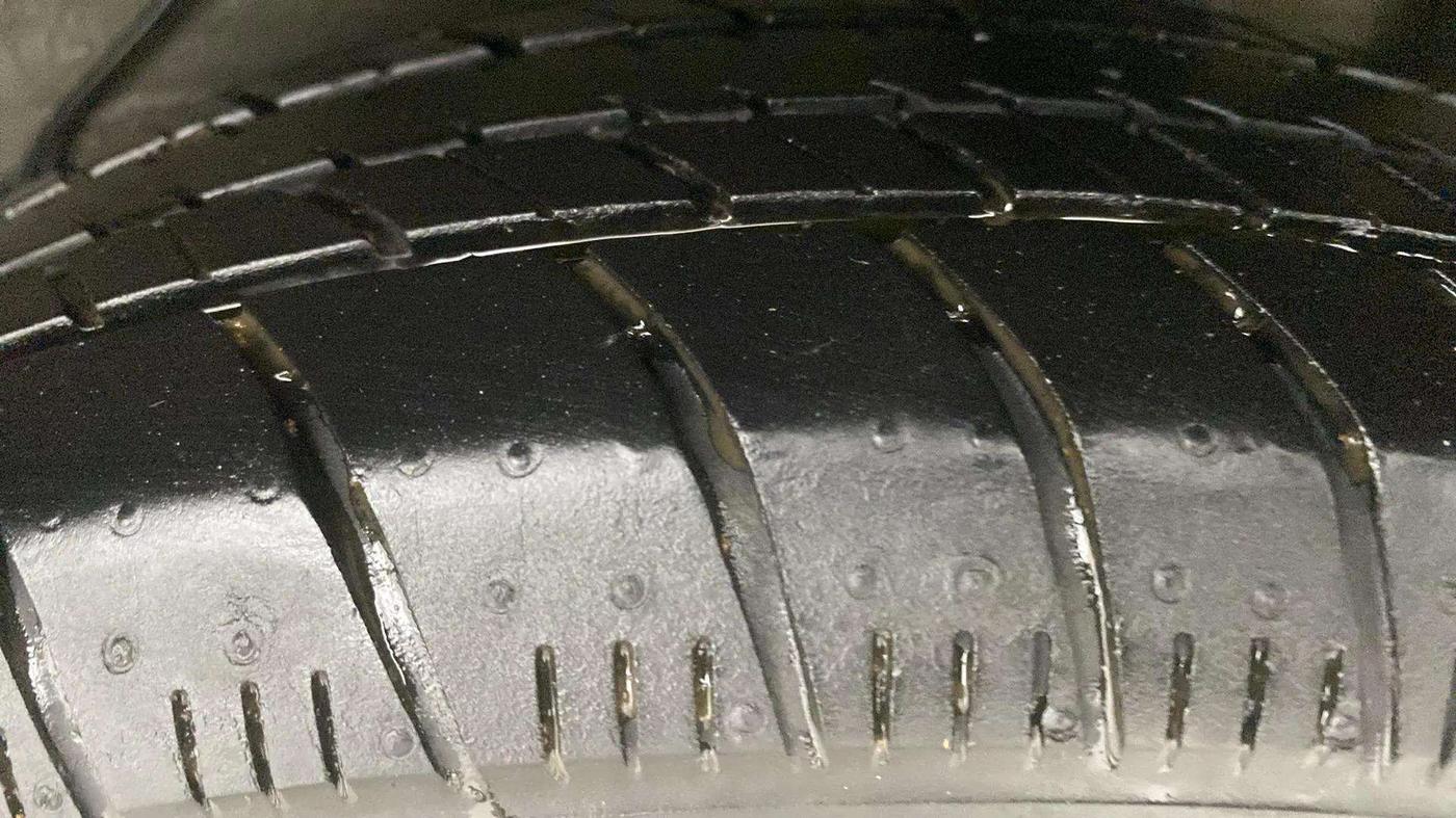 2019 Maruti Celerio VXI (O) CNG, CNG, Manual, 64,918 km, Left Rear Tyre Tread