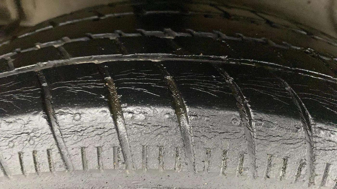 2019 Maruti Celerio VXI (O) CNG, CNG, Manual, 64,918 km, Right Rear Tyre Tread