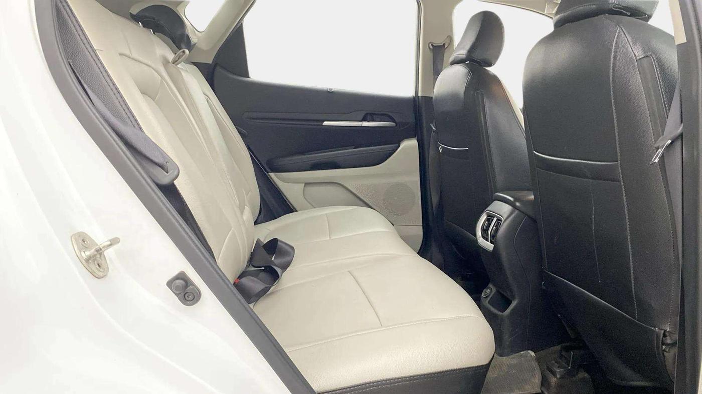 2022 KIA SONET HTX 1.0 IMT, Petrol, Manual, 20,342 km, Right Side Rear Door Cabin