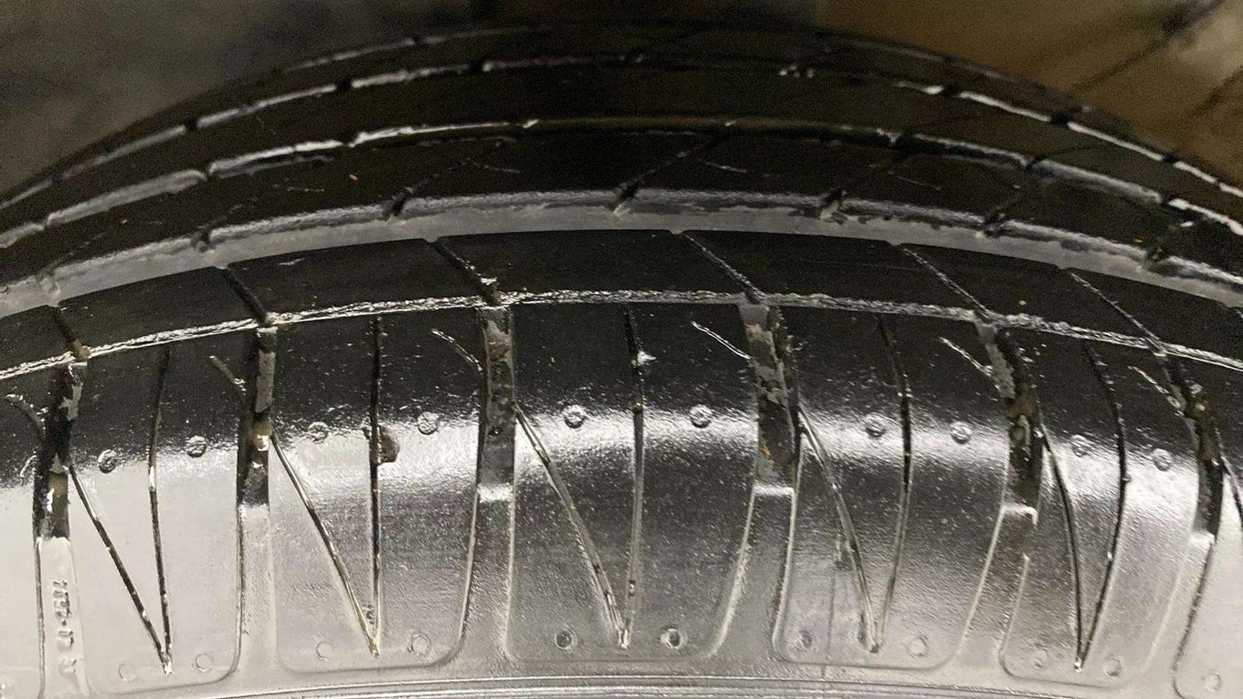 2022 KIA SONET HTX 1.0 IMT, Petrol, Manual, 20,342 km, Left Front Tyre Tread