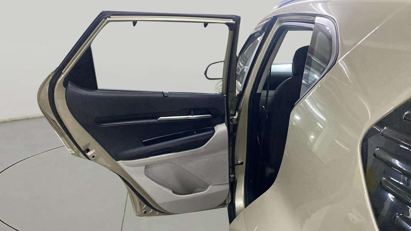2021 KIA SONET HTX 1.0 IMT, Petrol, Manual, 9,575 km, LHS Rear Door