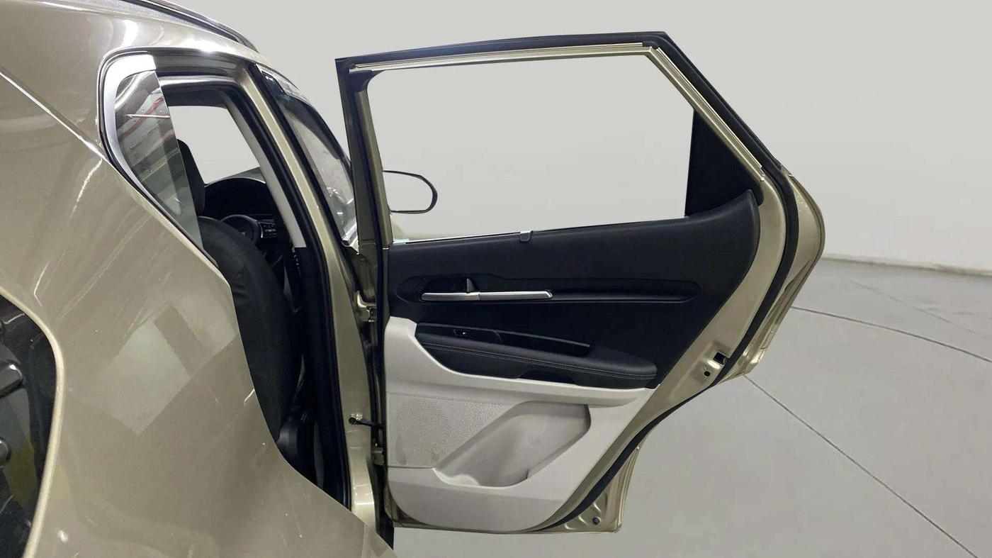 2021 KIA SONET HTX 1.0 IMT, Petrol, Manual, 9,575 km, RHS Rear Door