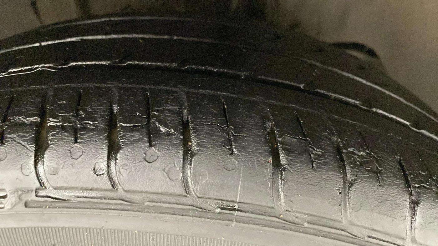 2021 Tata TIGOR XZ PLUS PETROL, Petrol, Manual, 34,928 km, Right Front Tyre Tread