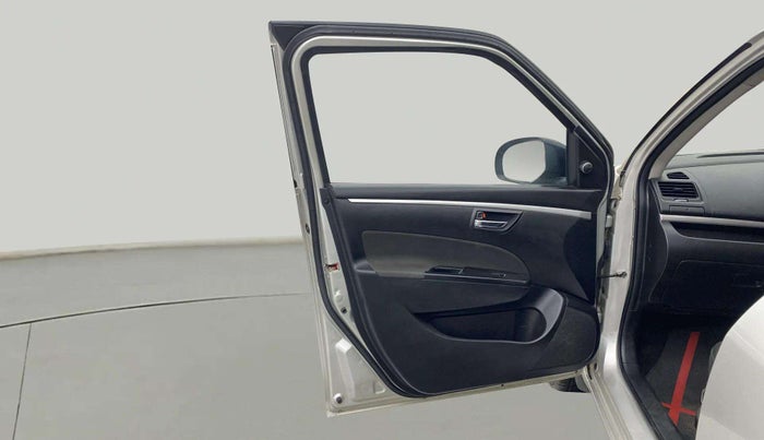 2015 Maruti Swift VXI, Petrol, Manual, 84,909 km, LHS Front Door