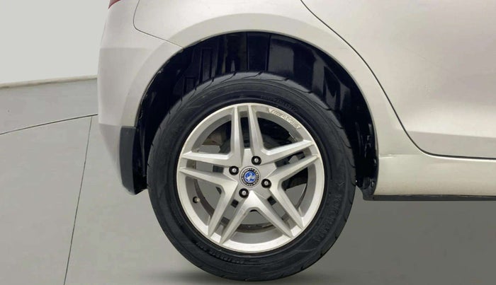 2015 Maruti Swift VXI, Petrol, Manual, 84,909 km, Right Rear Wheel