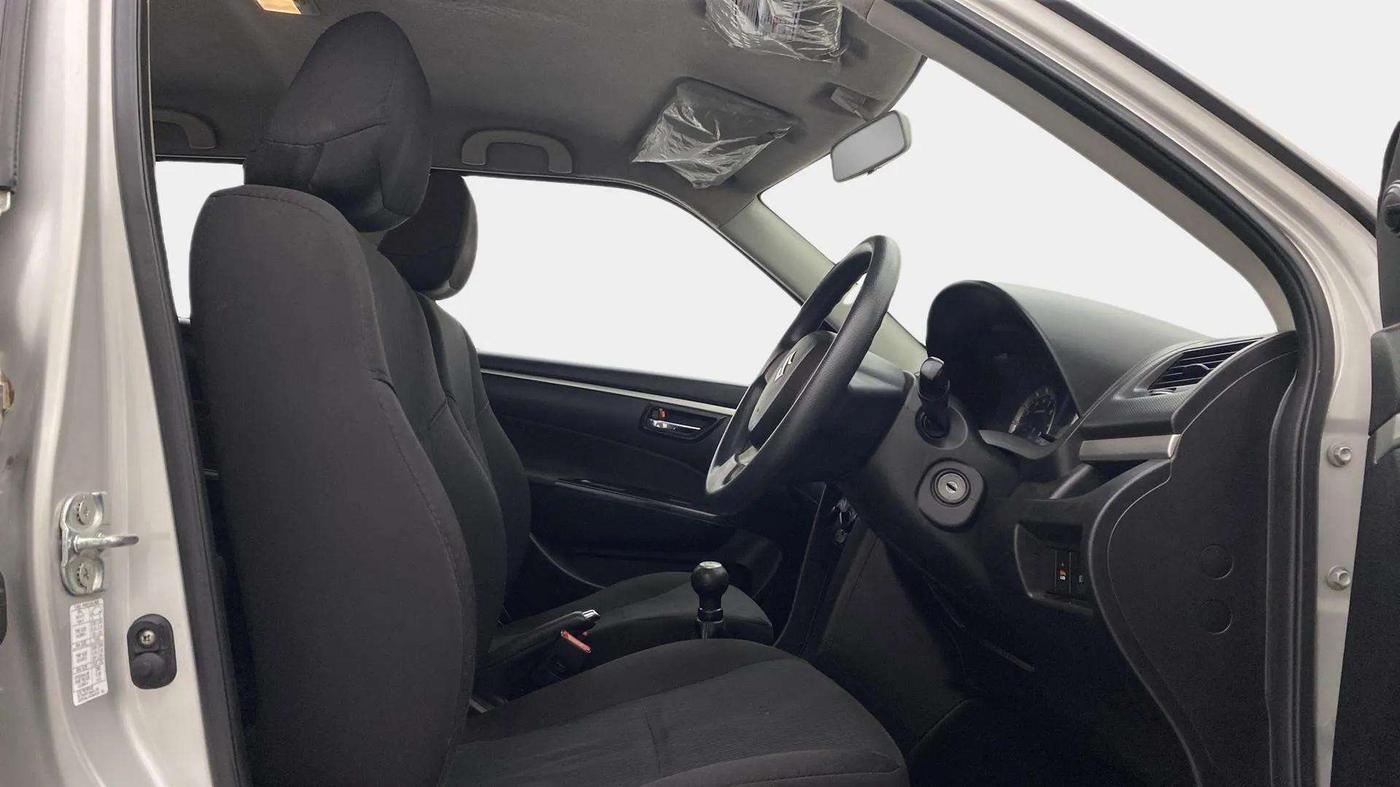 2015 Maruti Swift VXI, Petrol, Manual, 84,909 km, Right Side Front Door Cabin