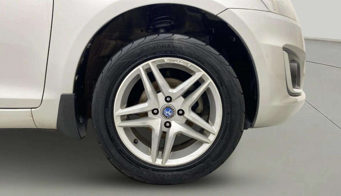 2015 Maruti Swift VXI, Petrol, Manual, 84,909 km, Right Front Wheel