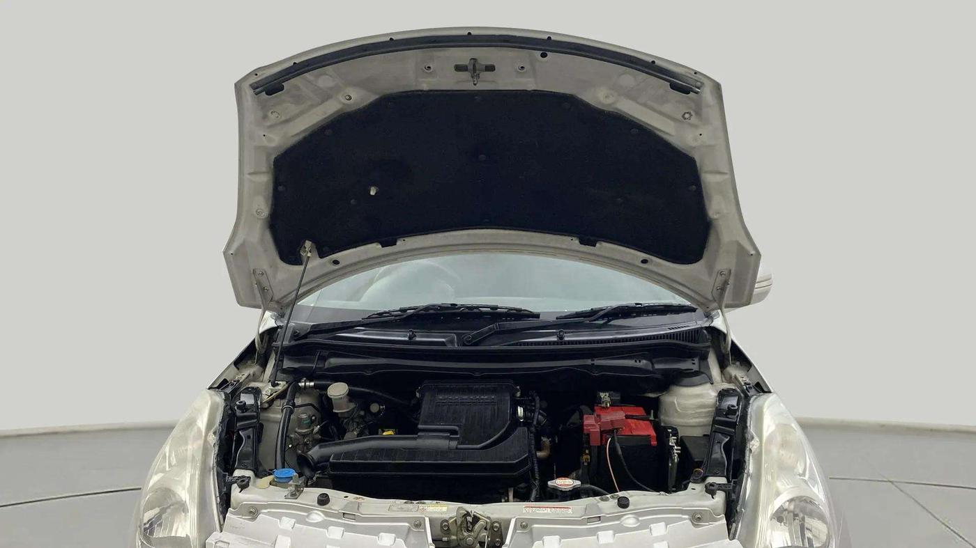2015 Maruti Swift VXI, Petrol, Manual, 84,909 km, Open Bonet