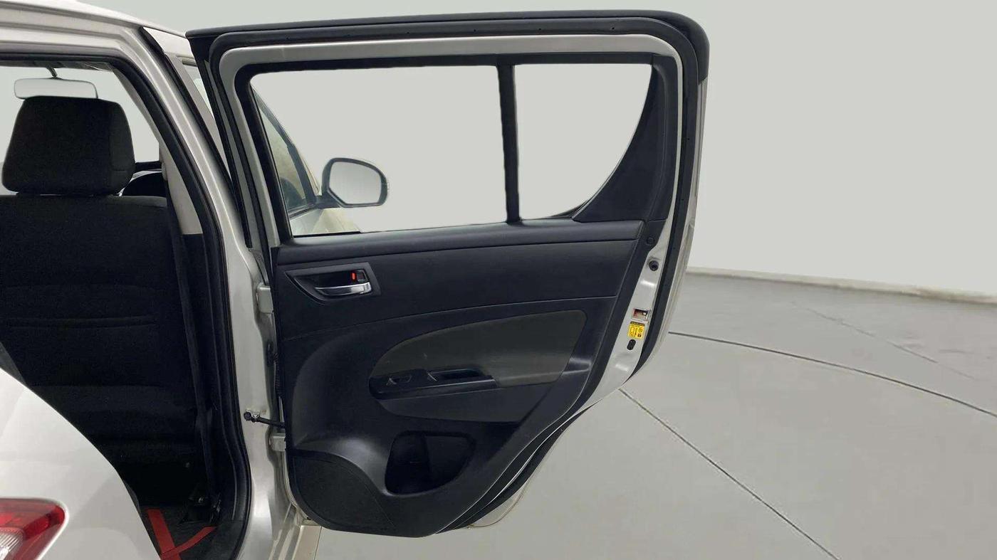 2015 Maruti Swift VXI, Petrol, Manual, 84,909 km, RHS Rear Door