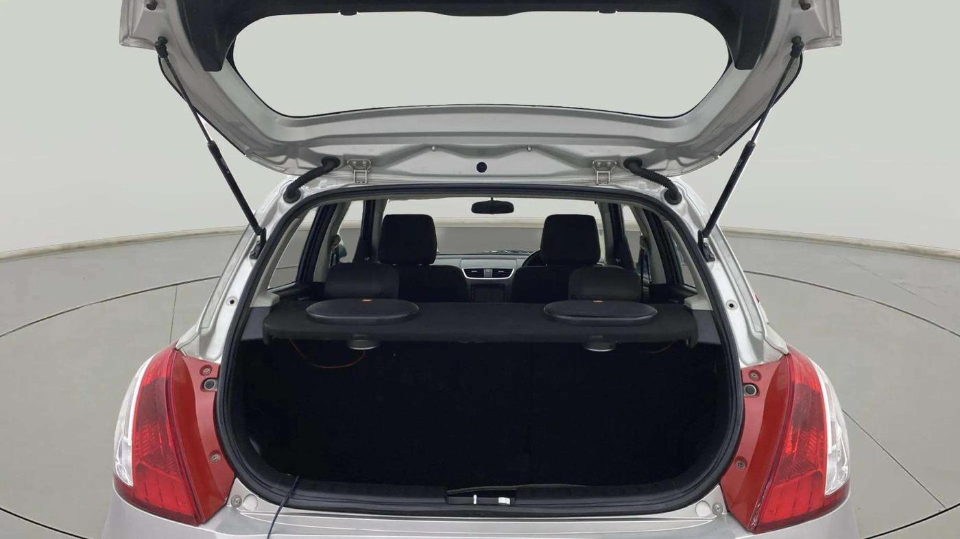 2015 Maruti Swift VXI, Petrol, Manual, 84,909 km, Boot Open Zoomed View