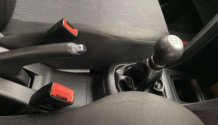 2015 Maruti Swift VXI, Petrol, Manual, 84,909 km, Gear Lever