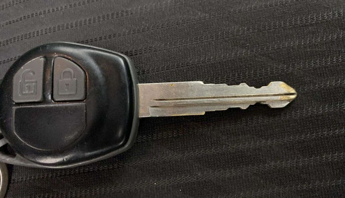 2015 Maruti Swift VXI, Petrol, Manual, 84,909 km, Key Close Up