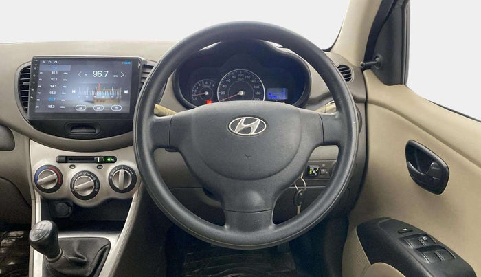 2014 Hyundai i10 MAGNA 1.1, CNG, Manual, 82,935 km, Steering Wheel Close Up