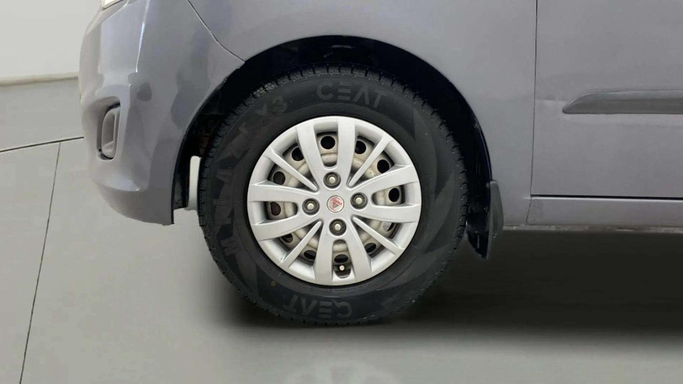 2014 Hyundai i10 MAGNA 1.1, CNG, Manual, 82,935 km, Left Front Wheel