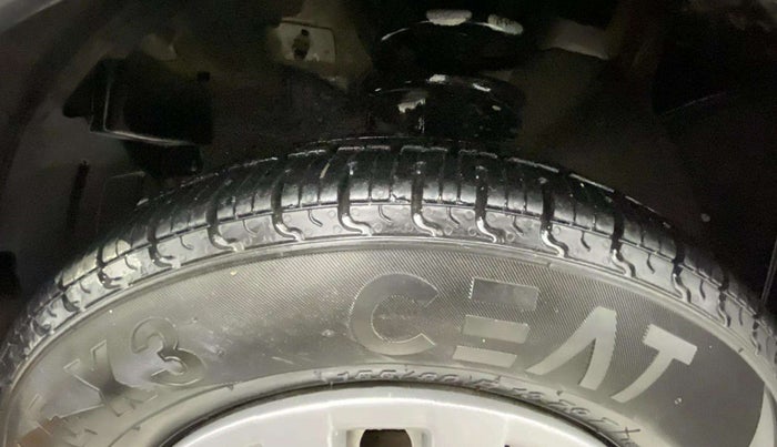 2014 Hyundai i10 MAGNA 1.1, CNG, Manual, 82,935 km, Left Front Tyre Tread