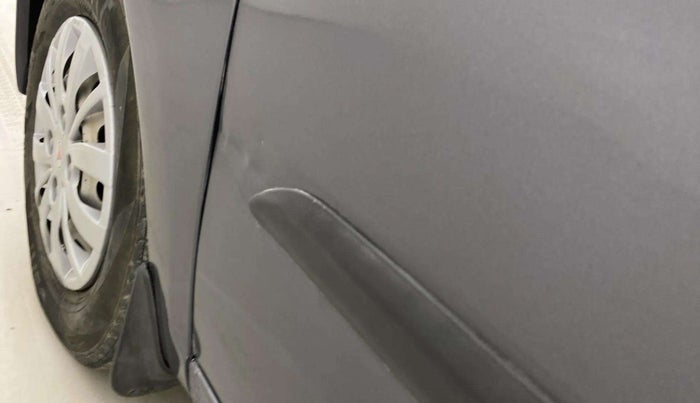 2014 Hyundai i10 MAGNA 1.1, CNG, Manual, 82,935 km, Front passenger door - Slightly dented