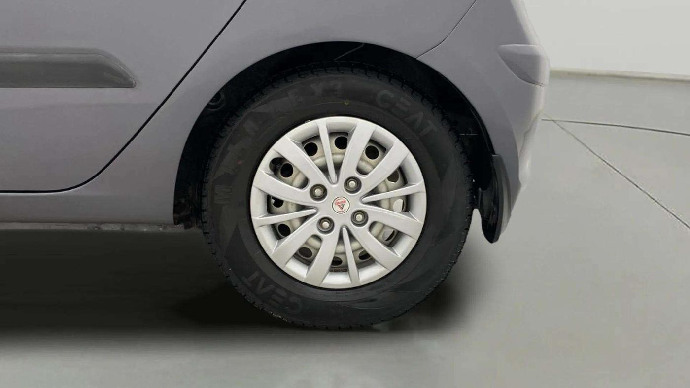 2014 Hyundai i10 MAGNA 1.1, CNG, Manual, 82,935 km, Left Rear Wheel