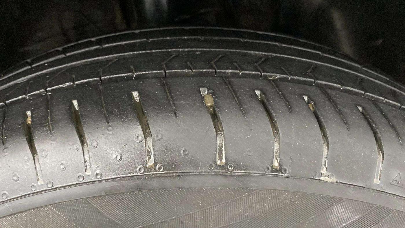 2023 Hyundai VENUE S 1.2, Petrol, Manual, 21,981 km, Right Front Tyre Tread