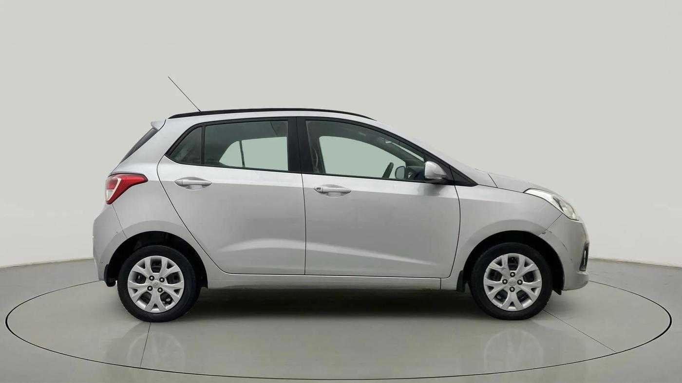 2016 Hyundai Grand i10 SPORTZ 1.2 KAPPA VTVT, Petrol, Manual, 28,672 km, Right Side View
