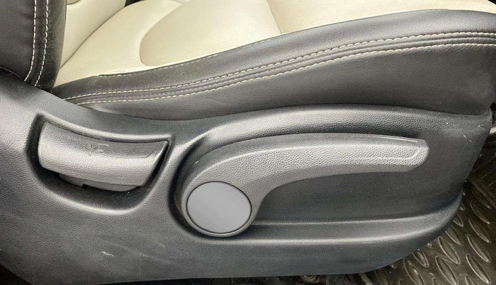 2018 Hyundai Creta E PLUS 1.6 PETROL, Petrol, Manual, 58,808 km, Driver Side Adjustment Panel