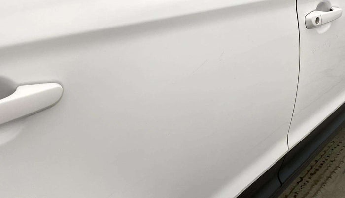 2018 Hyundai Creta E PLUS 1.6 PETROL, Petrol, Manual, 58,808 km, Right rear door - Minor scratches