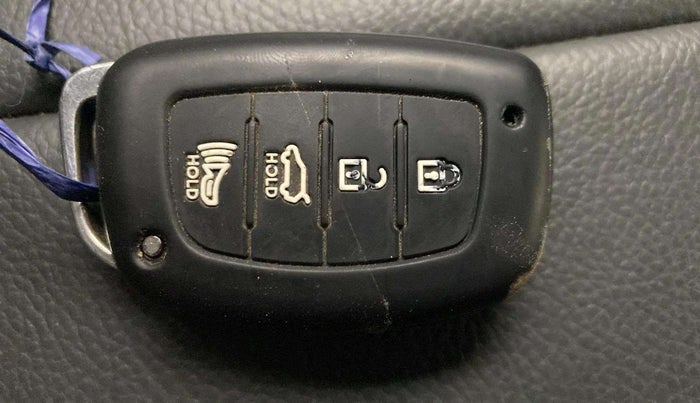 2021 Hyundai NEW I20 ASTA 1.2 MT, Petrol, Manual, 23,817 km, Key Close Up
