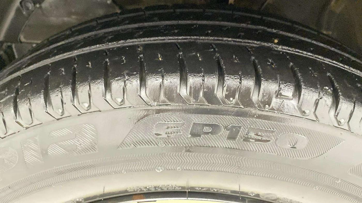 2020 Maruti Swift VXI, Petrol, Manual, 44,997 km, Left Front Tyre Tread