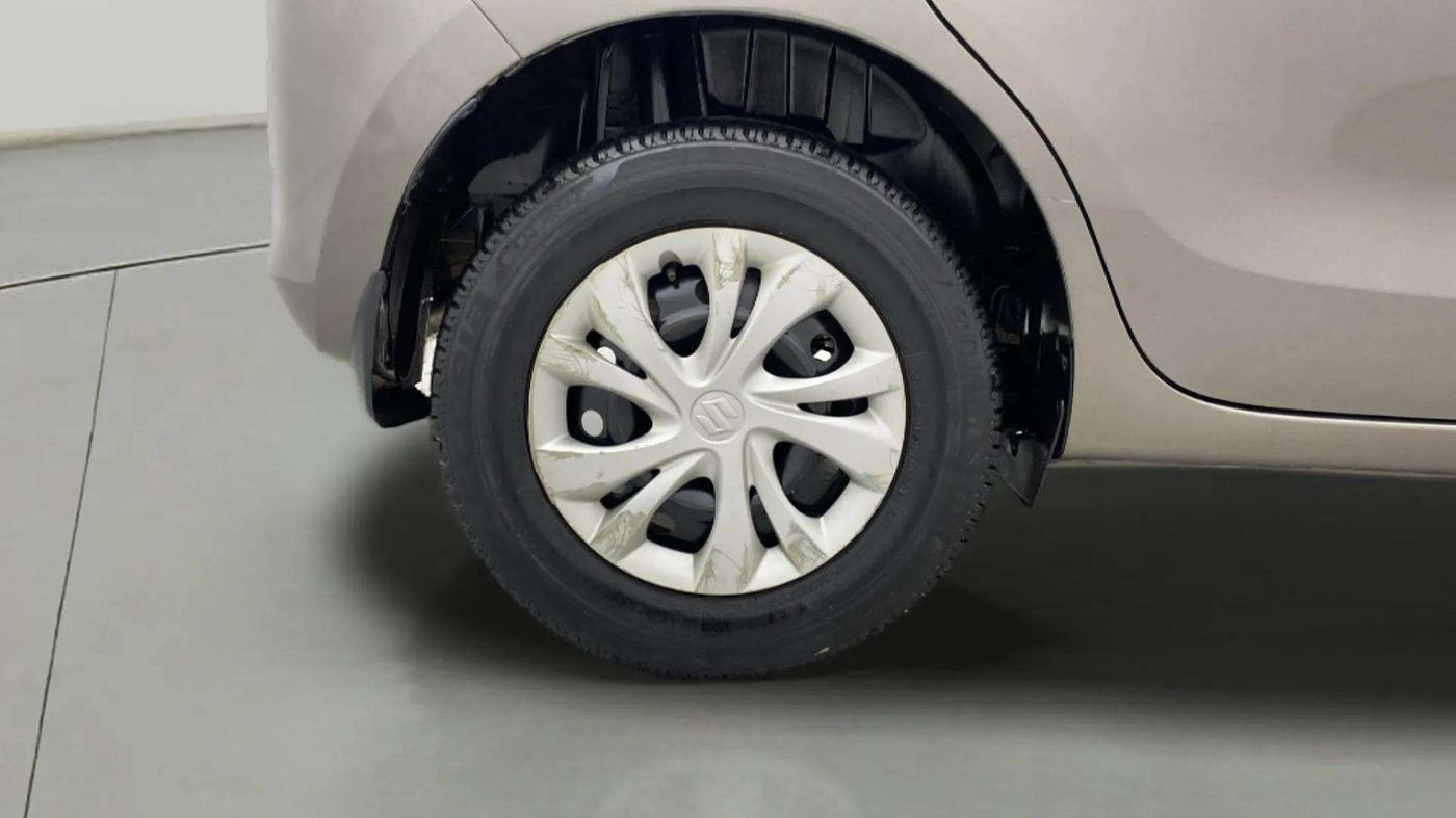2020 Maruti Swift VXI, Petrol, Manual, 44,997 km, Right Rear Wheel