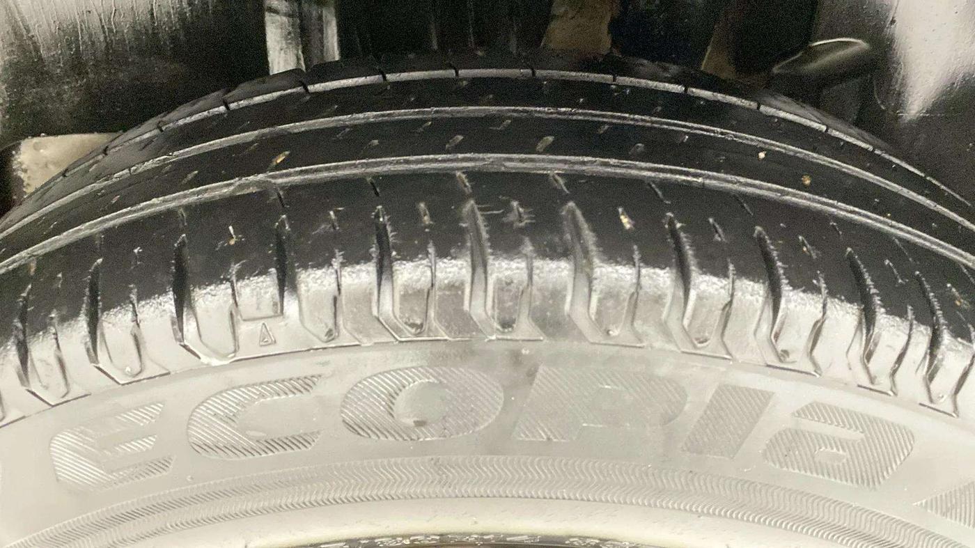 2020 Maruti Swift VXI, Petrol, Manual, 44,997 km, Left Rear Tyre Tread