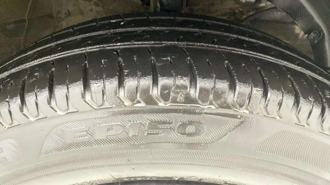 2020 Maruti Swift VXI, Petrol, Manual, 44,997 km, Right Front Tyre Tread