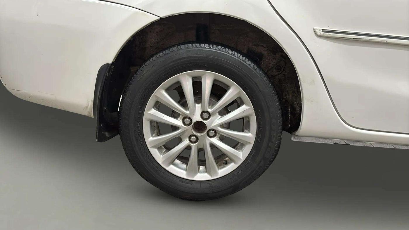 2015 Toyota Etios VX-D, Diesel, Manual, 64,228 km, Right Rear Wheel