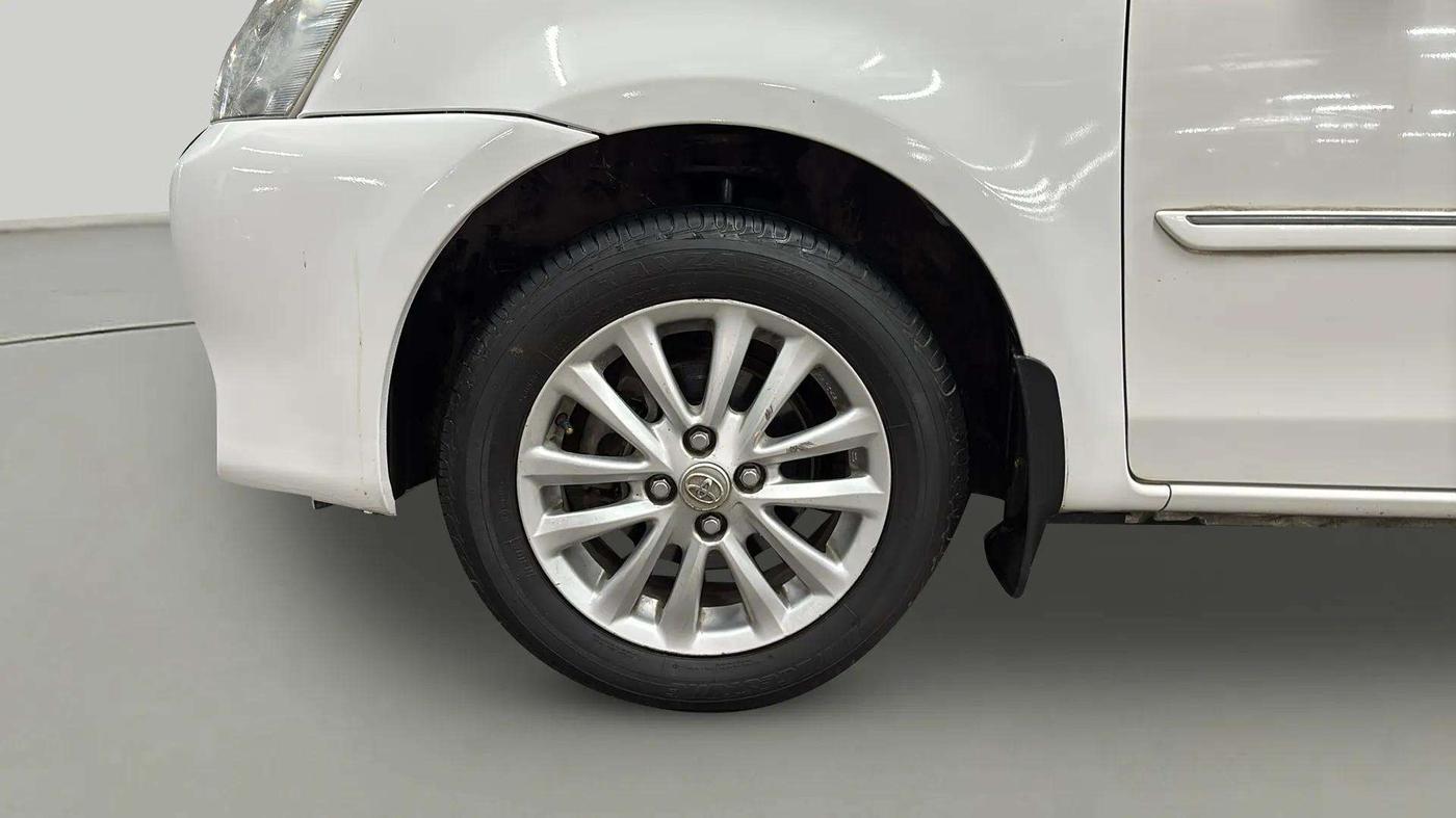 2015 Toyota Etios VX-D, Diesel, Manual, 64,228 km, Left Front Wheel