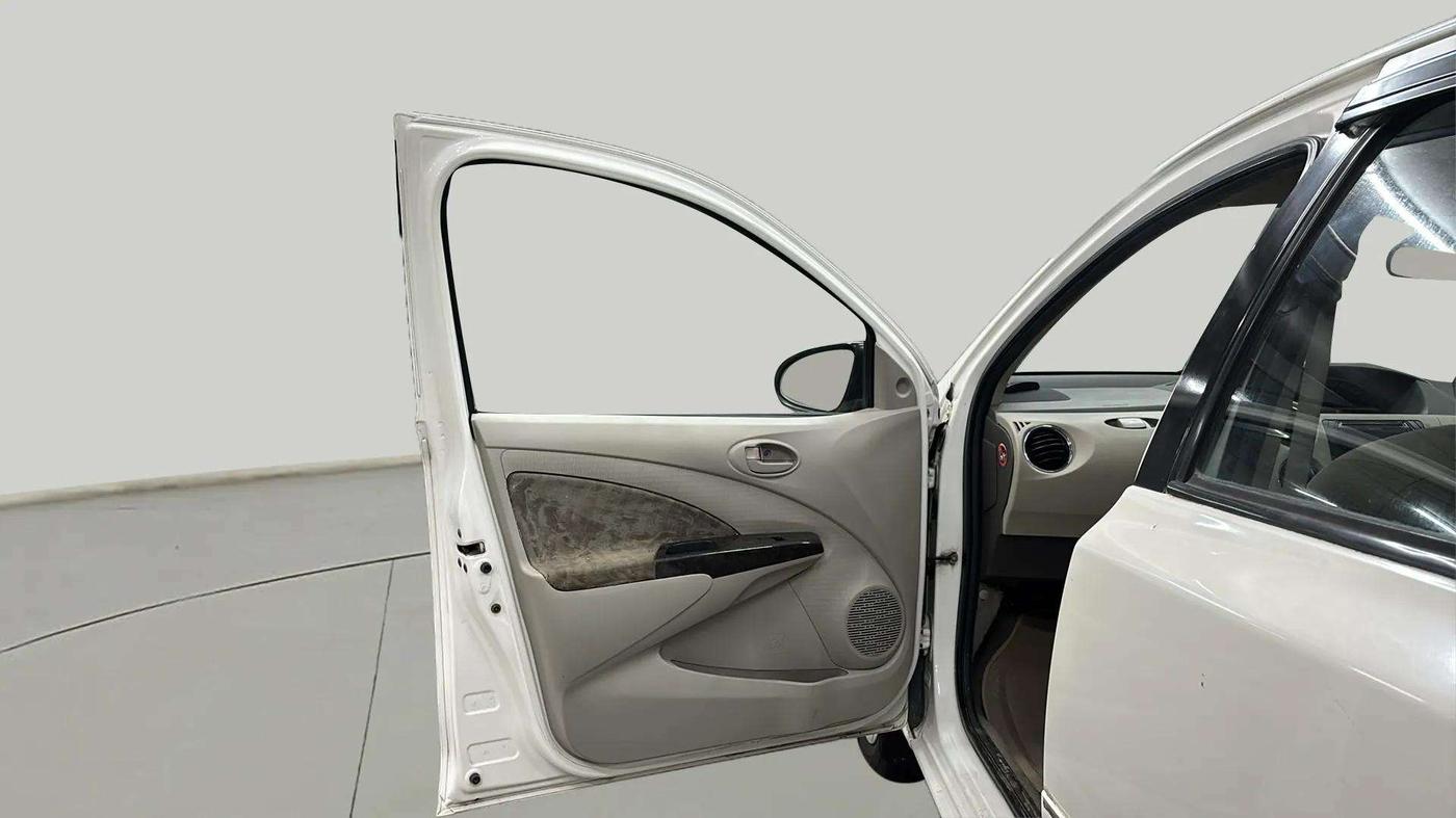2015 Toyota Etios VX-D, Diesel, Manual, 64,228 km, LHS Front Door