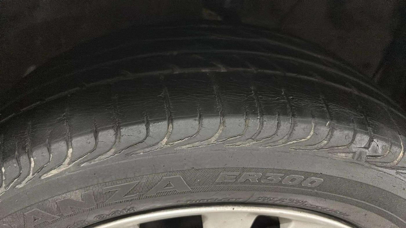 2015 Toyota Etios VX-D, Diesel, Manual, 64,228 km, Right Front Tyre Tread